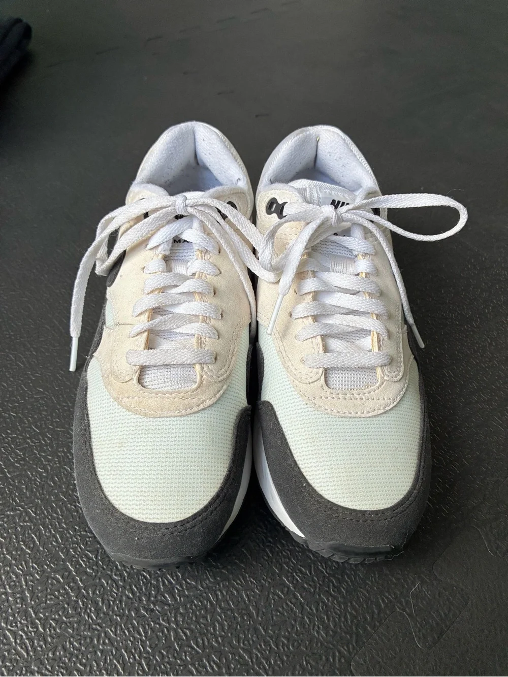 Nike black white